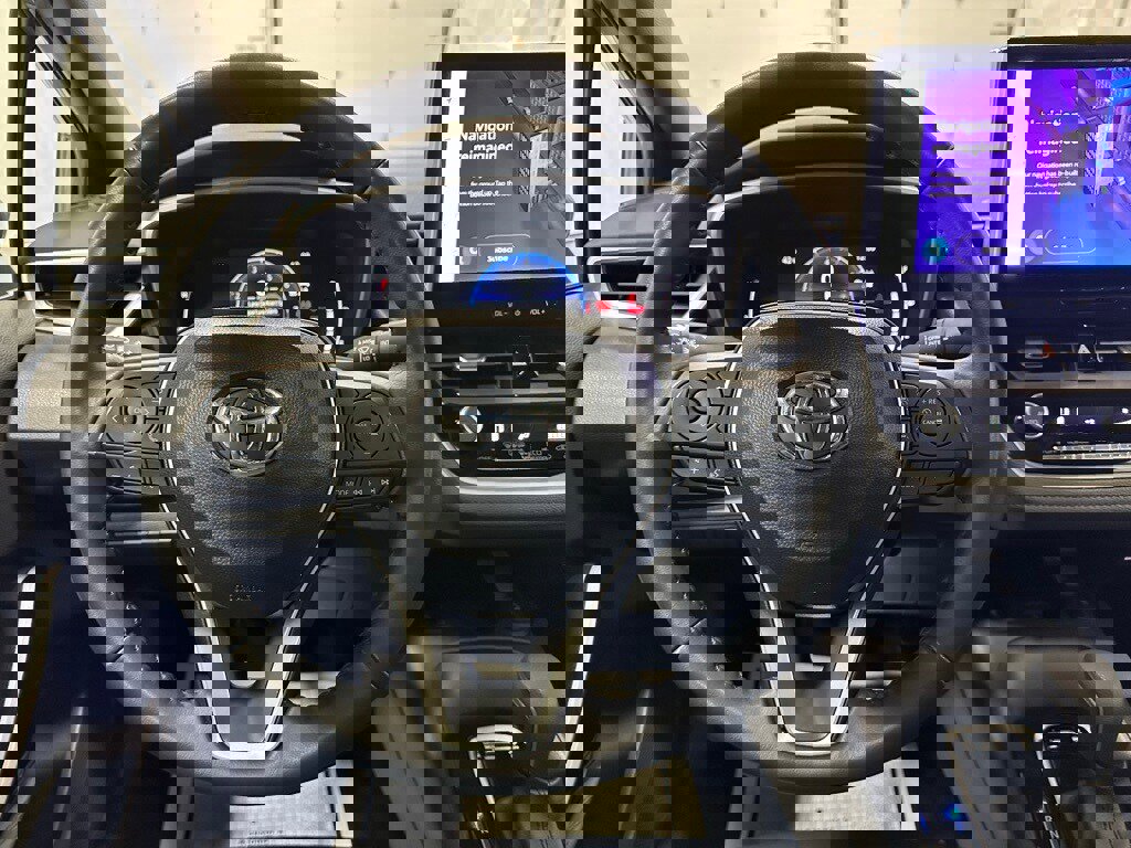 Used 2025 Toyota Corolla XSE image 18