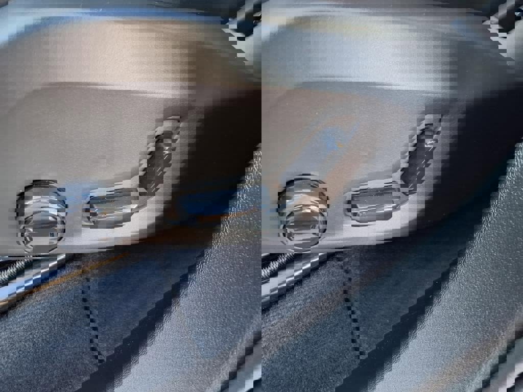 New 2026 Volvo XC60 B5 Plus w/ Protection Package Premier image 13