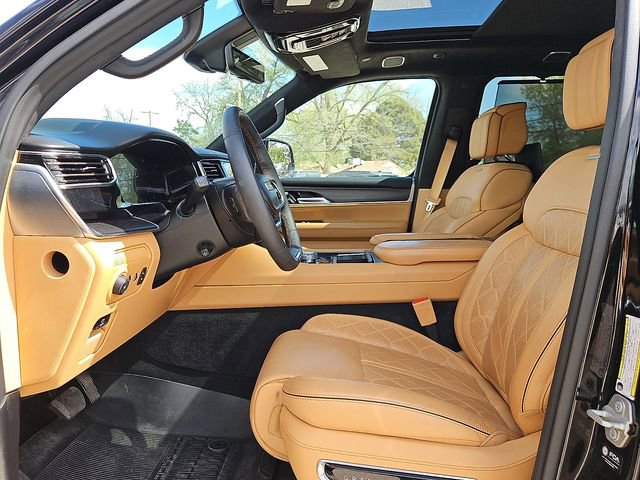 Used 2024 Jeep Grand Wagoneer Series III w/ Rear Seat Video Group 1 image 15