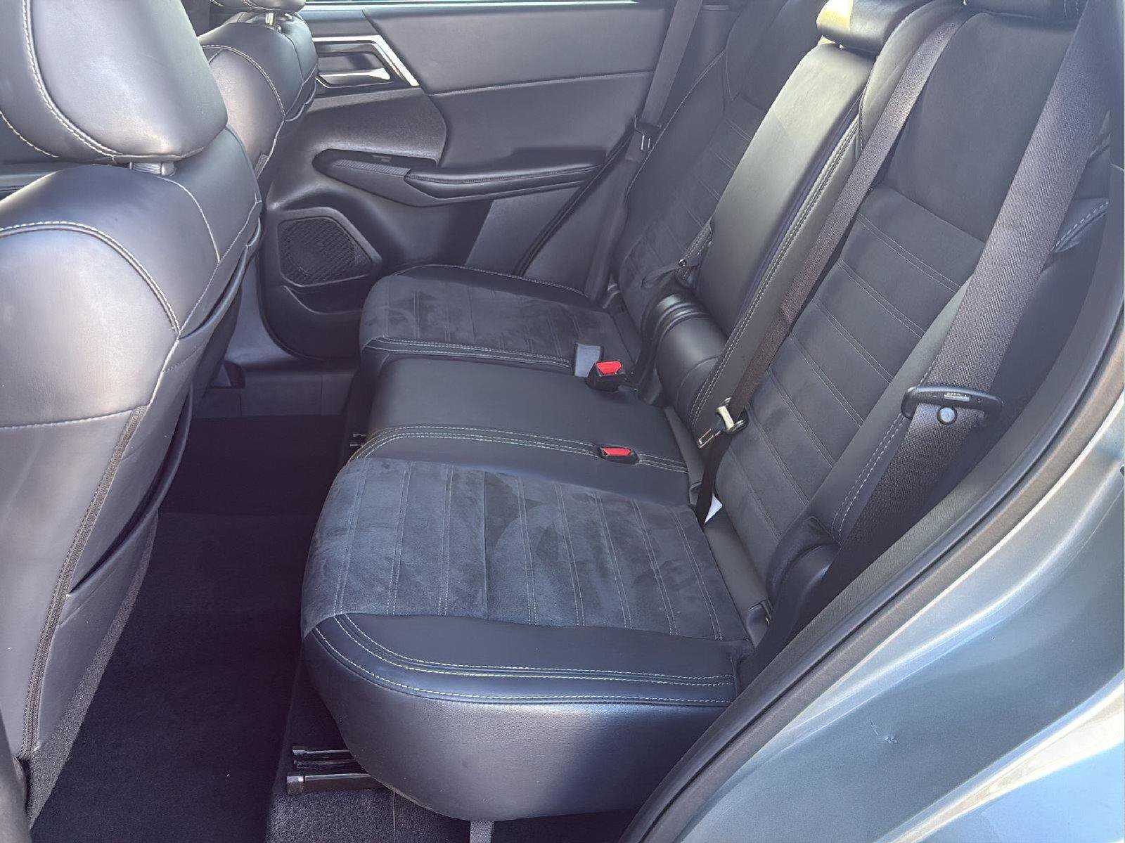 Used 2024 Mitsubishi Outlander SE FWD image 20
