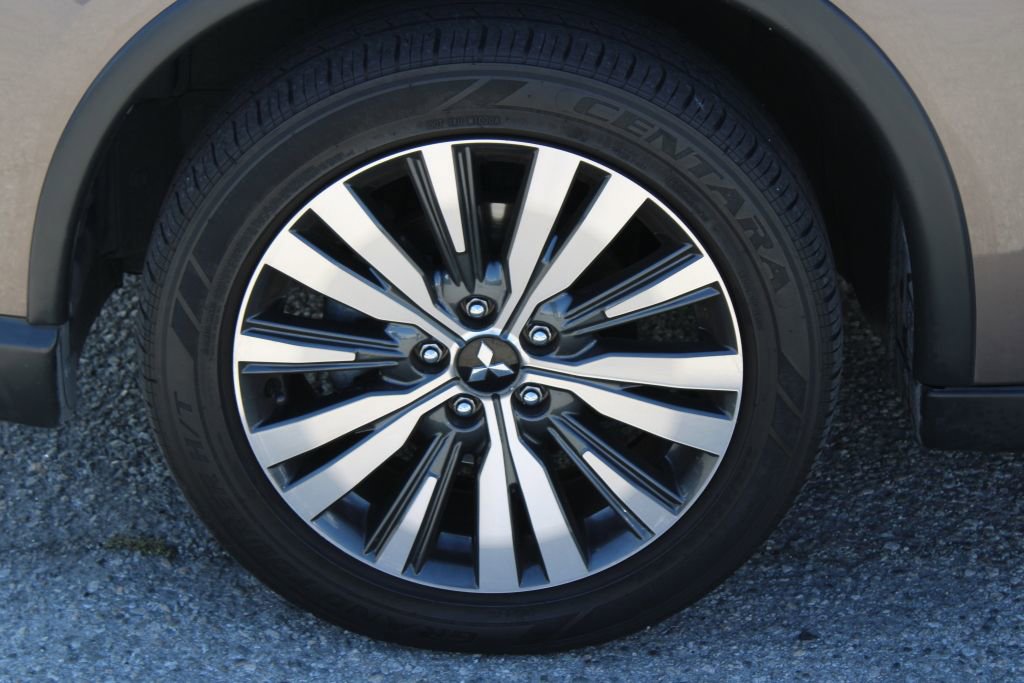 Used 2019 Mitsubishi Outlander ES FWD image 8
