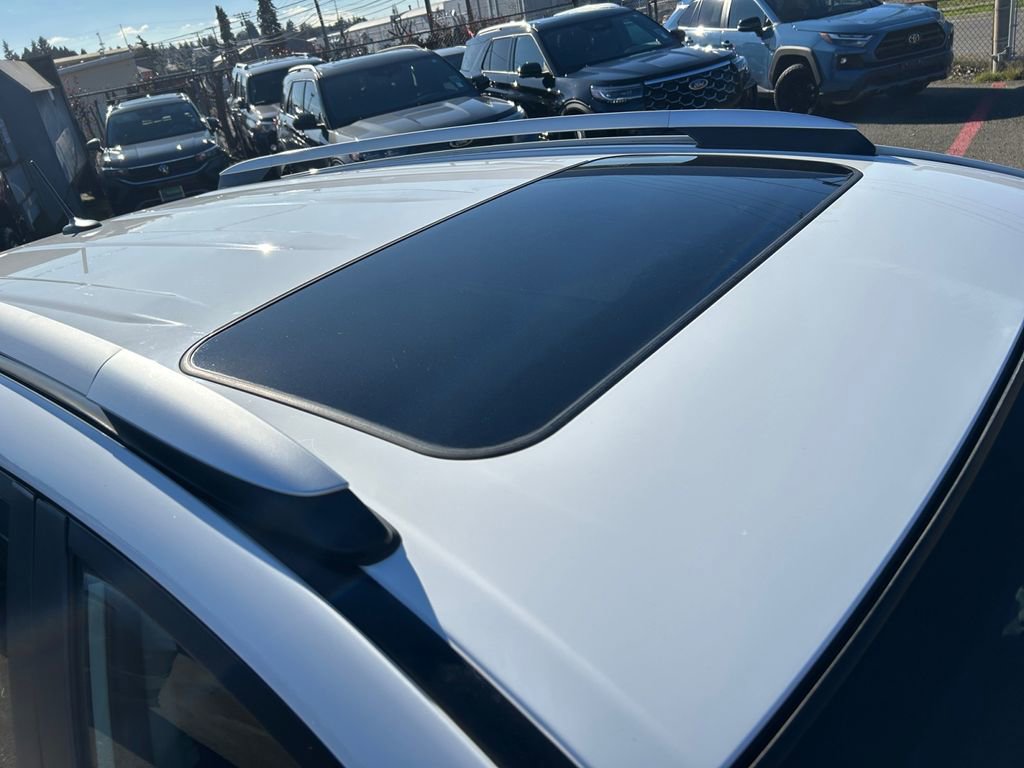 Used 2015 Toyota RAV4 XLE image 28