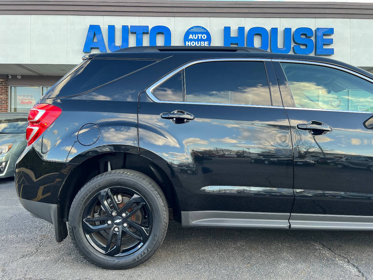 Used 2017 Chevrolet Equinox LT w/ Midnight Edition AWD/4WD image 40