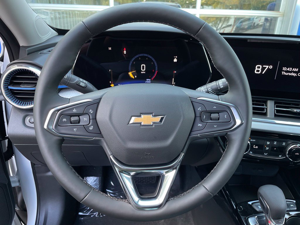New 2026 Chevrolet Trax LT w/ LT Convenience Package FWD image 15