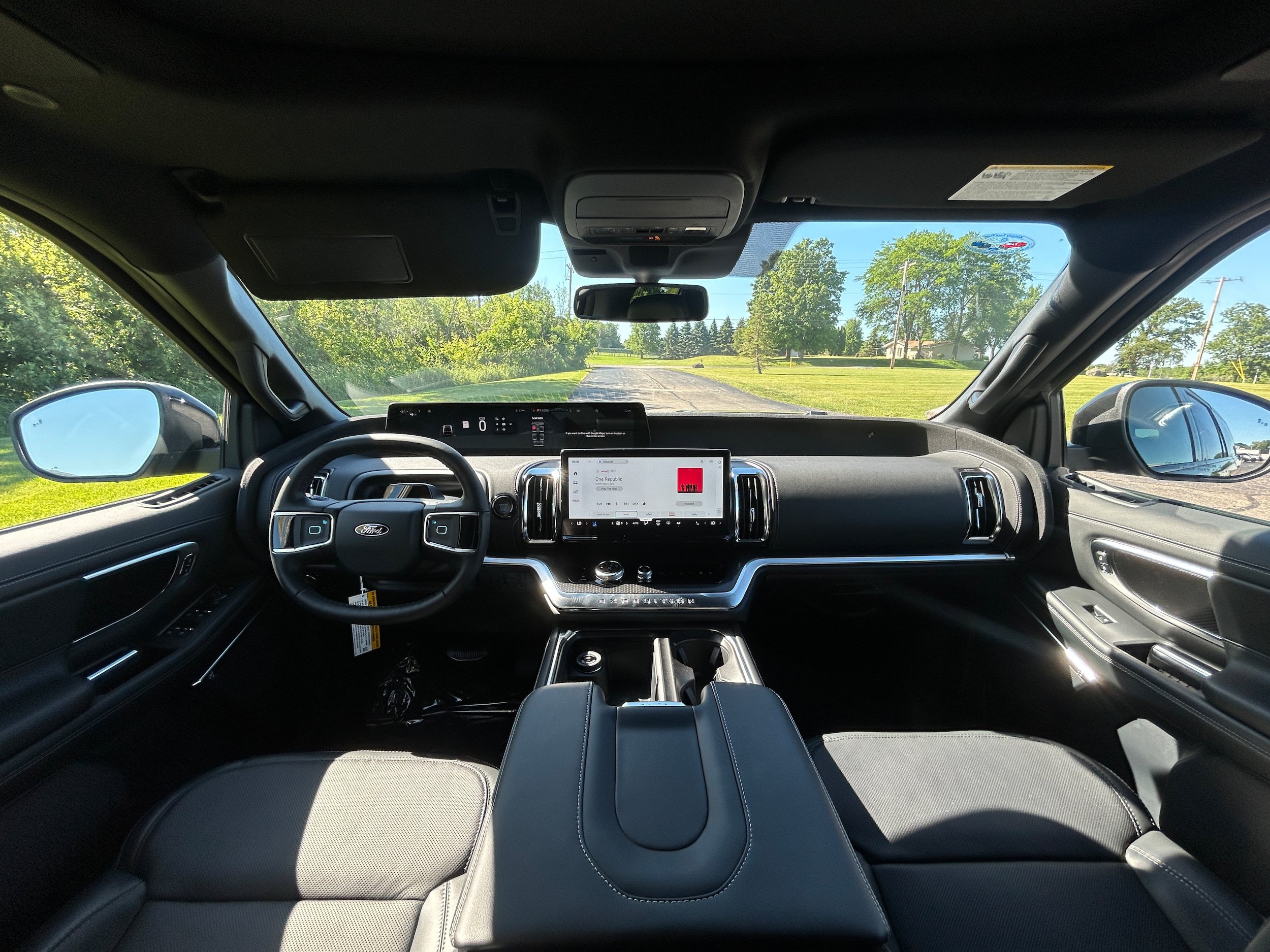 New 2026 Ford Expedition Platinum w/ Stealth Performance Package AWD/4WD image 2