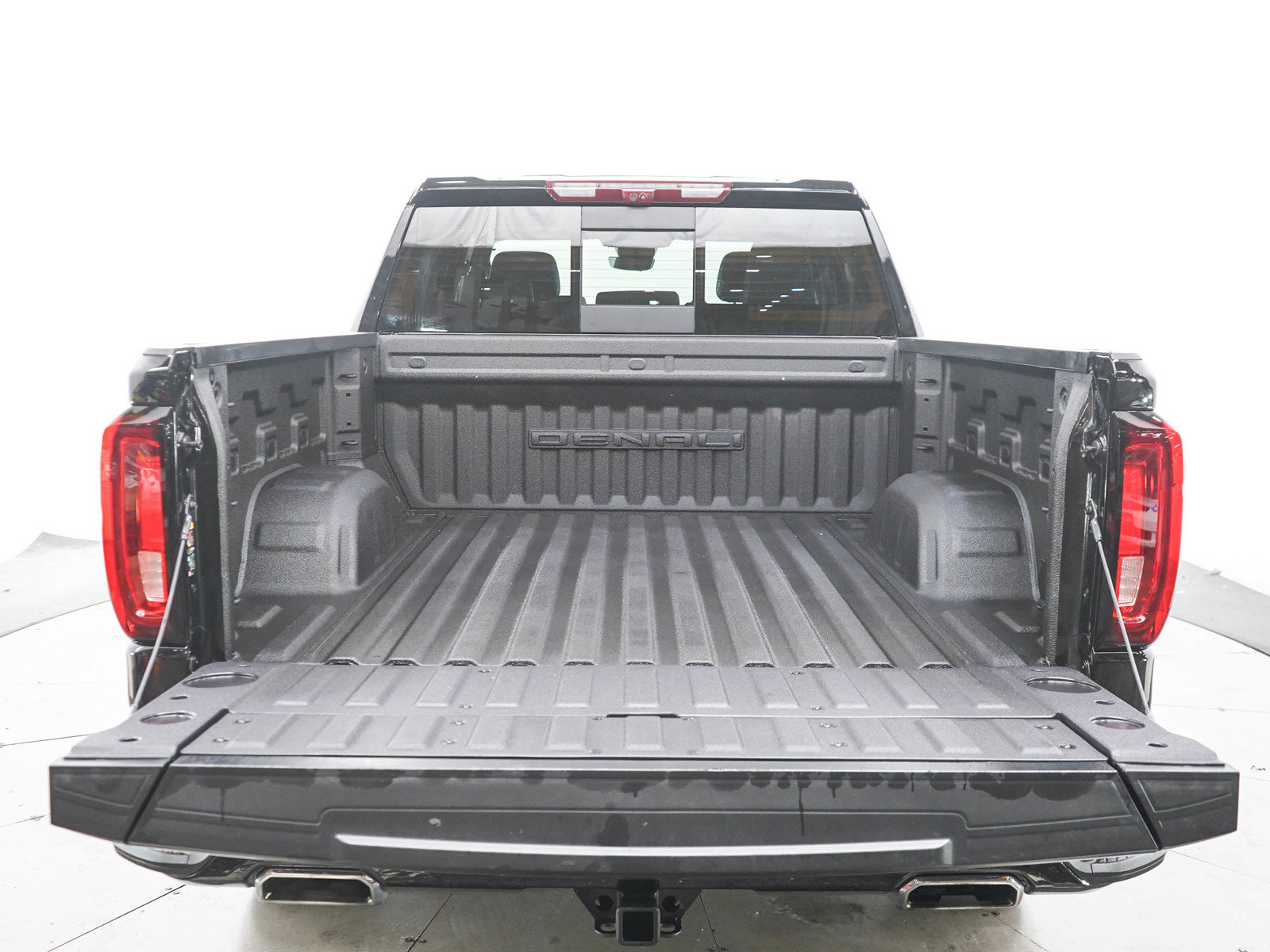 Used 2023 GMC Sierra 1500 Denali w/ Technology Package AWD/4WD image 16