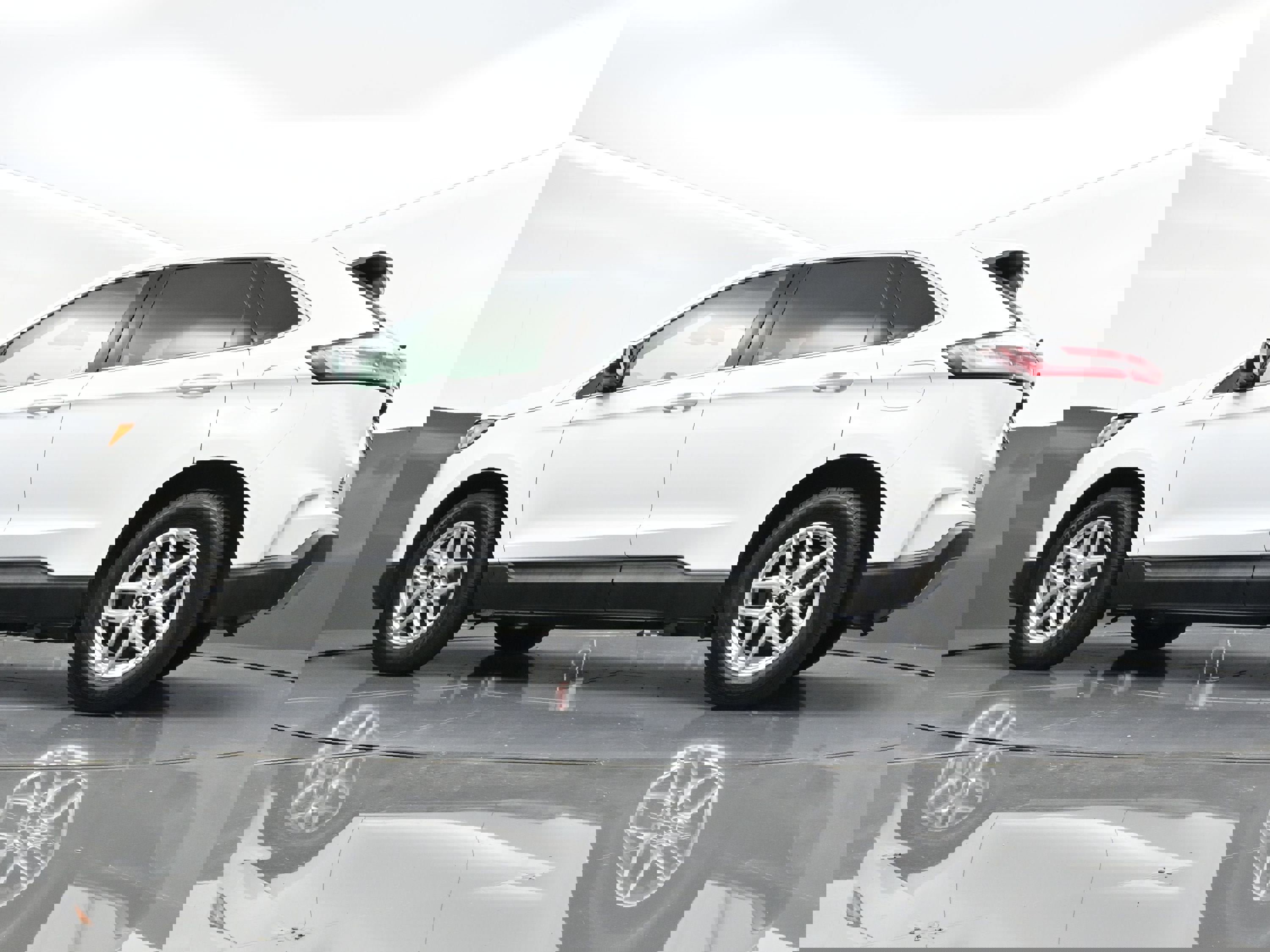 Used 2023 Ford Edge SEL image 34