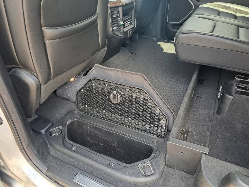 Used 2019 RAM 1500 Laramie AWD/4WD image 26