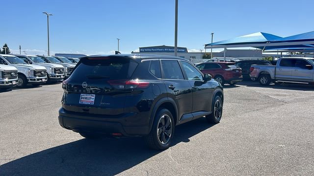 Used 2024 Nissan Rogue SV AWD/4WD image 3