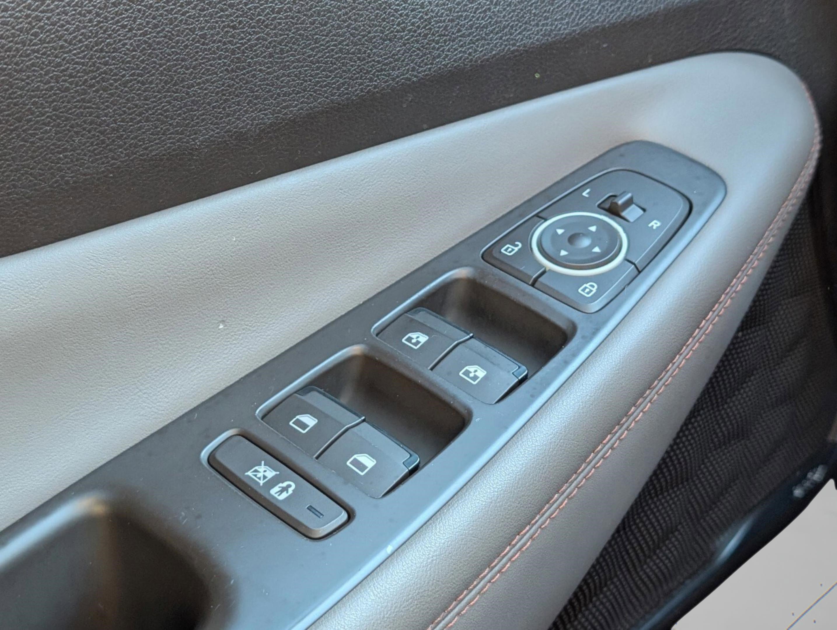 Used 2019 Hyundai Santa Fe Limited image 43