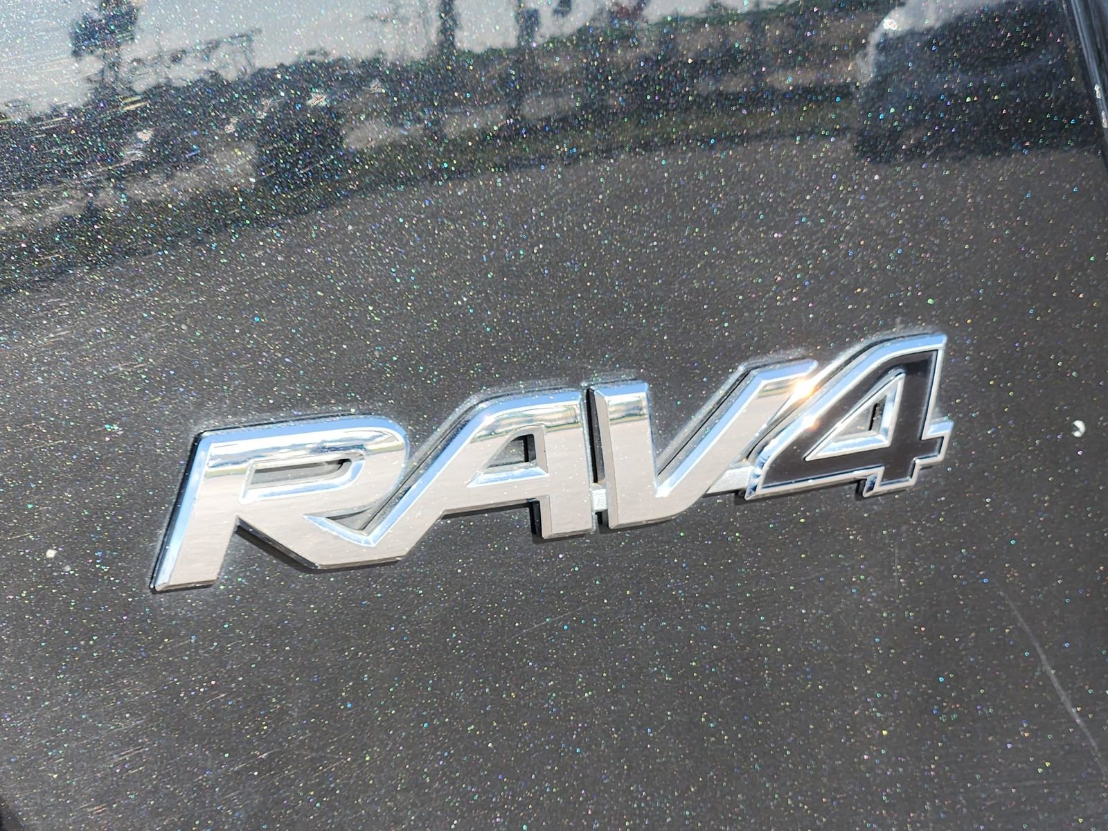 Used 2018 Toyota RAV4 XLE image 12