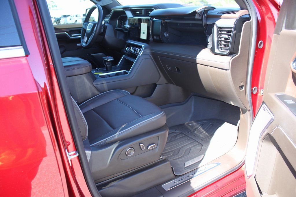Used 2024 GMC Sierra 1500 Denali AWD/4WD image 12