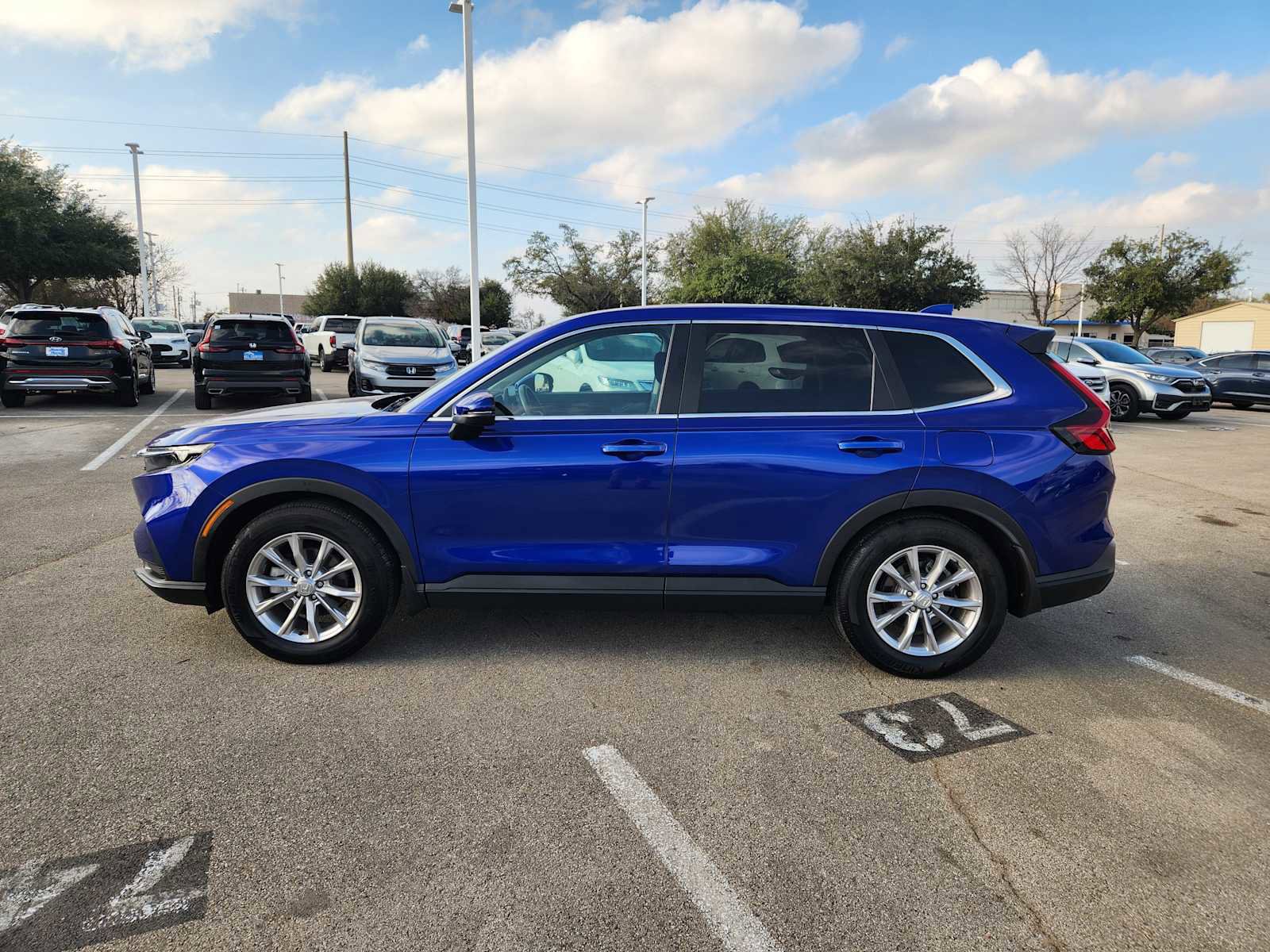 Used 2023 Honda CR-V EX image 4