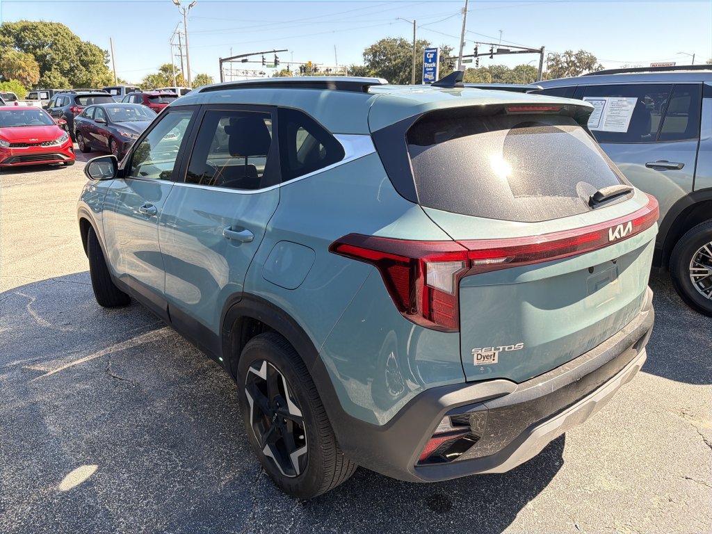 Certified 2024 Kia Seltos EX FWD image 7