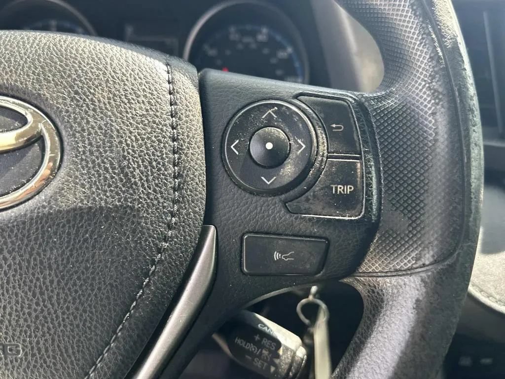 Used 2017 Toyota RAV4 LE FWD image 24