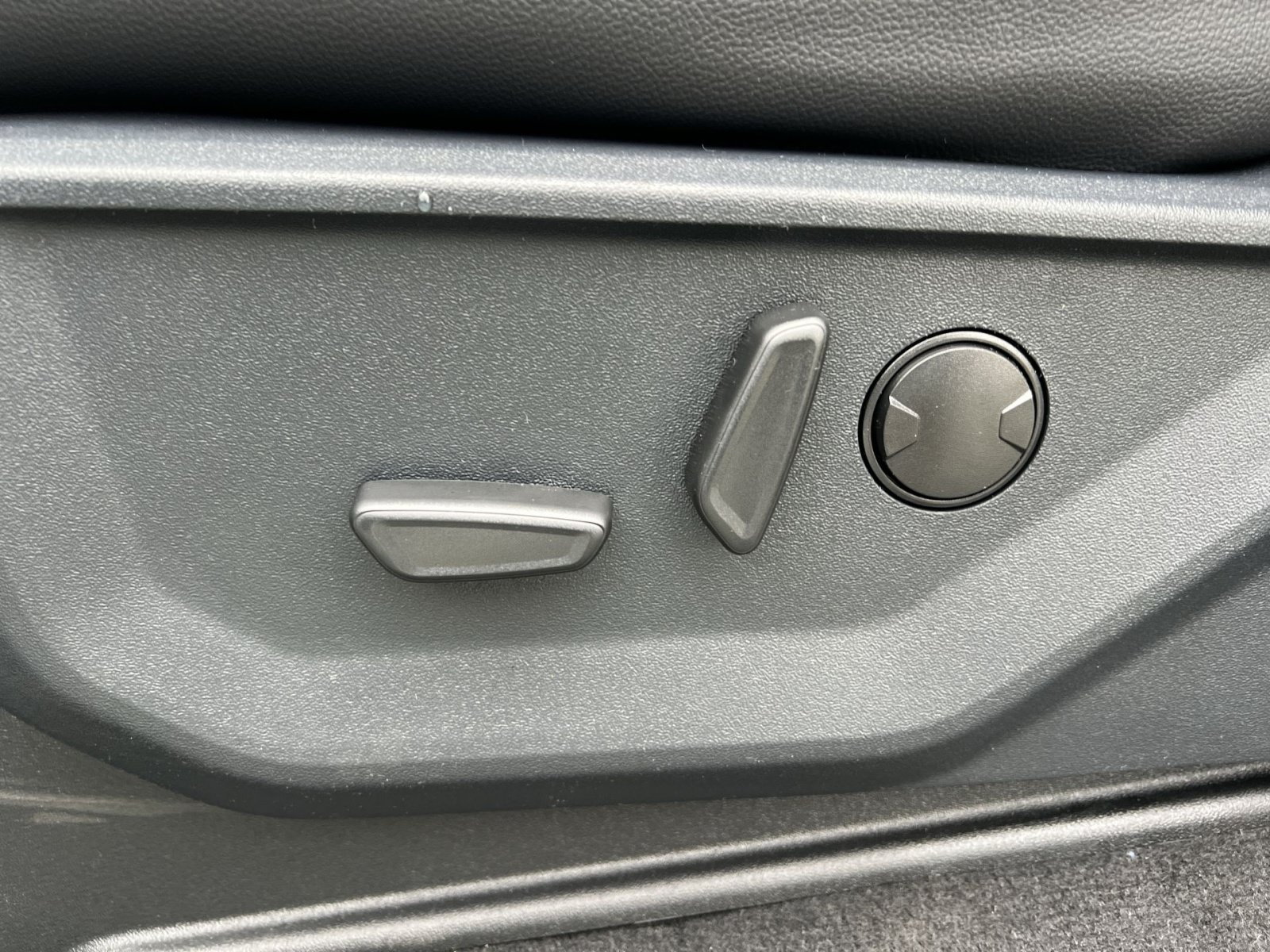 New 2026 Ford F350 Lariat AWD/4WD image 14