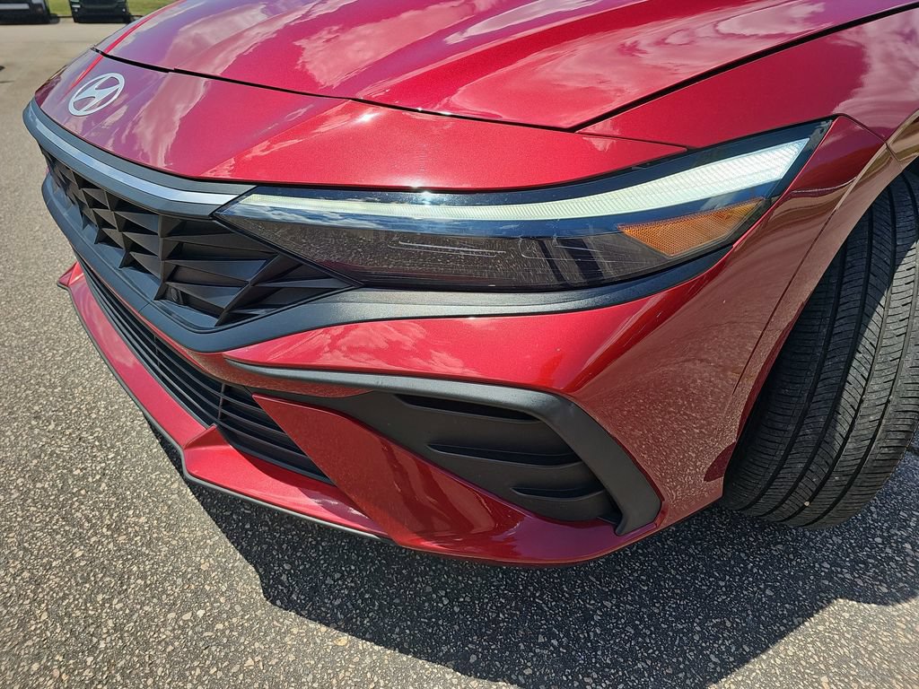 Certified 2024 Hyundai Elantra Blue FWD image 27