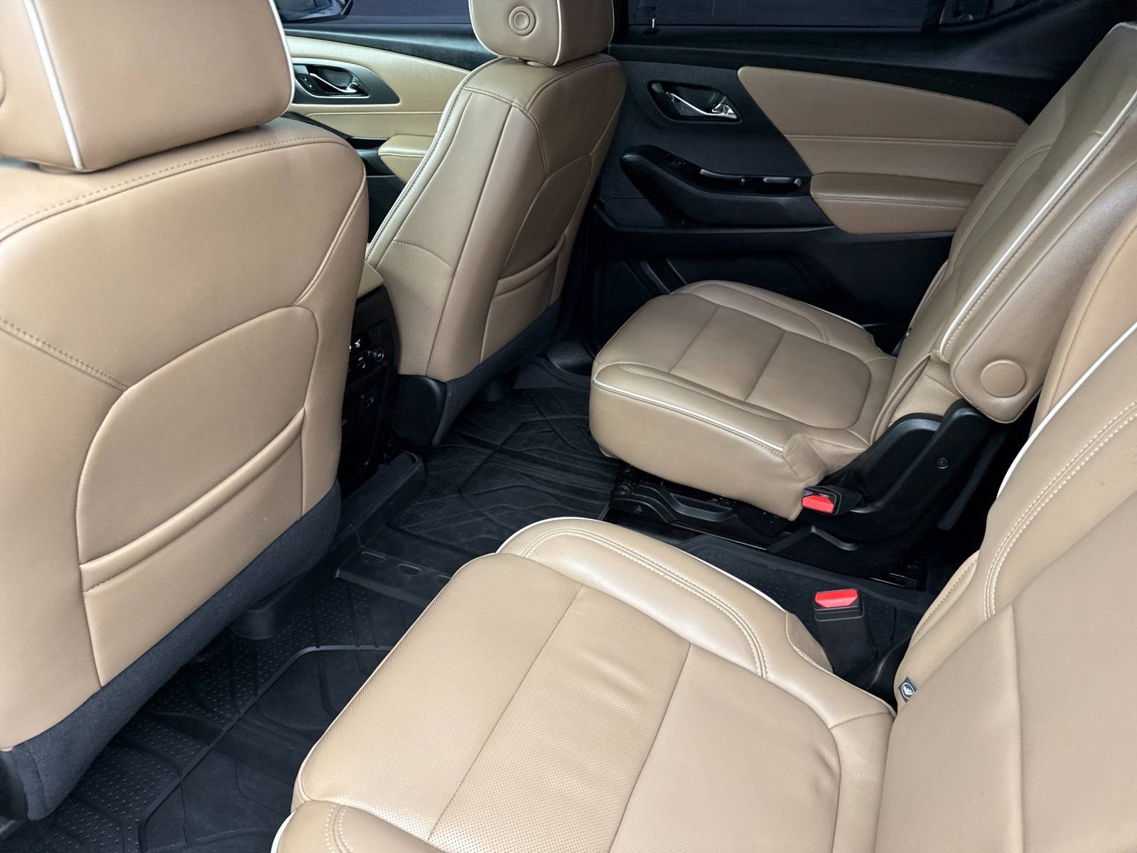 Used 2023 Chevrolet Traverse Premier w/ LPO, Floor Liner Package image 13