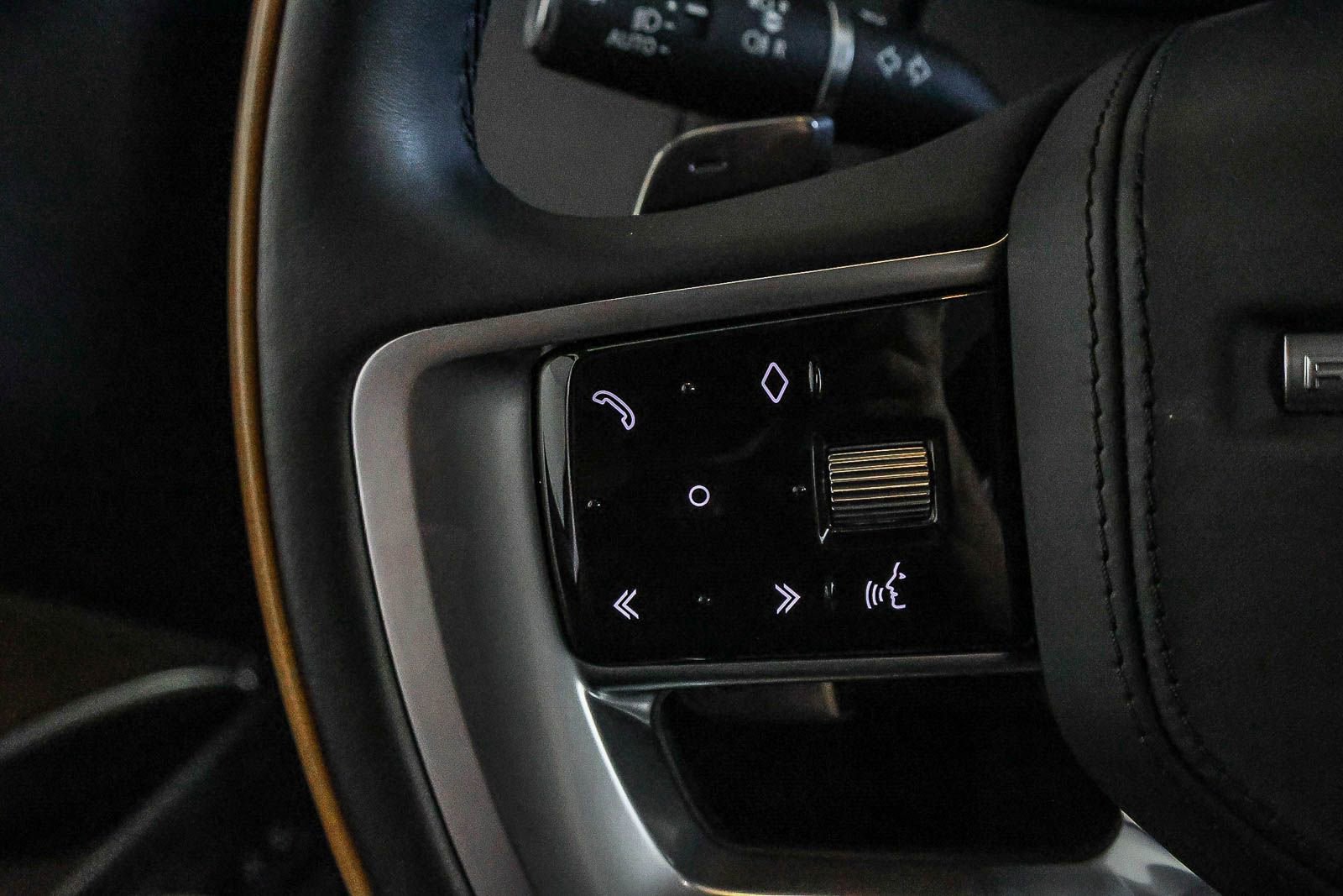 Used 2024 Land Rover Range Rover SV image 37