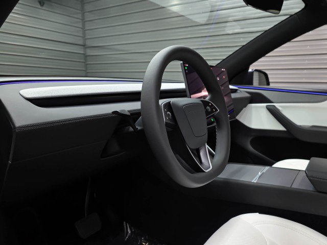 Used 2026 Tesla Model Y Long Range RWD image 10