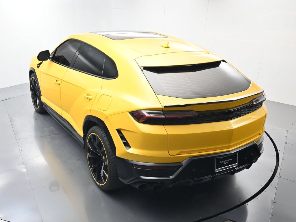 Used 2025 Lamborghini Urus SE AWD/4WD image 35