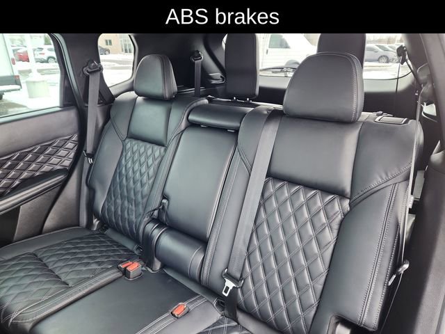 Used 2023 Mitsubishi Outlander SEL image 28