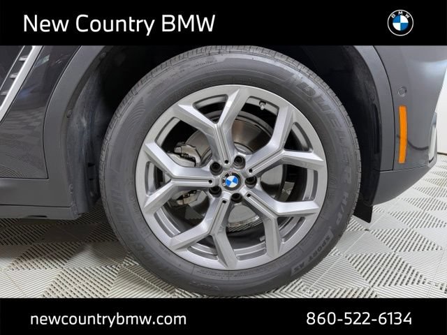 Used 2025 BMW X4 xDrive30i AWD/4WD image 9