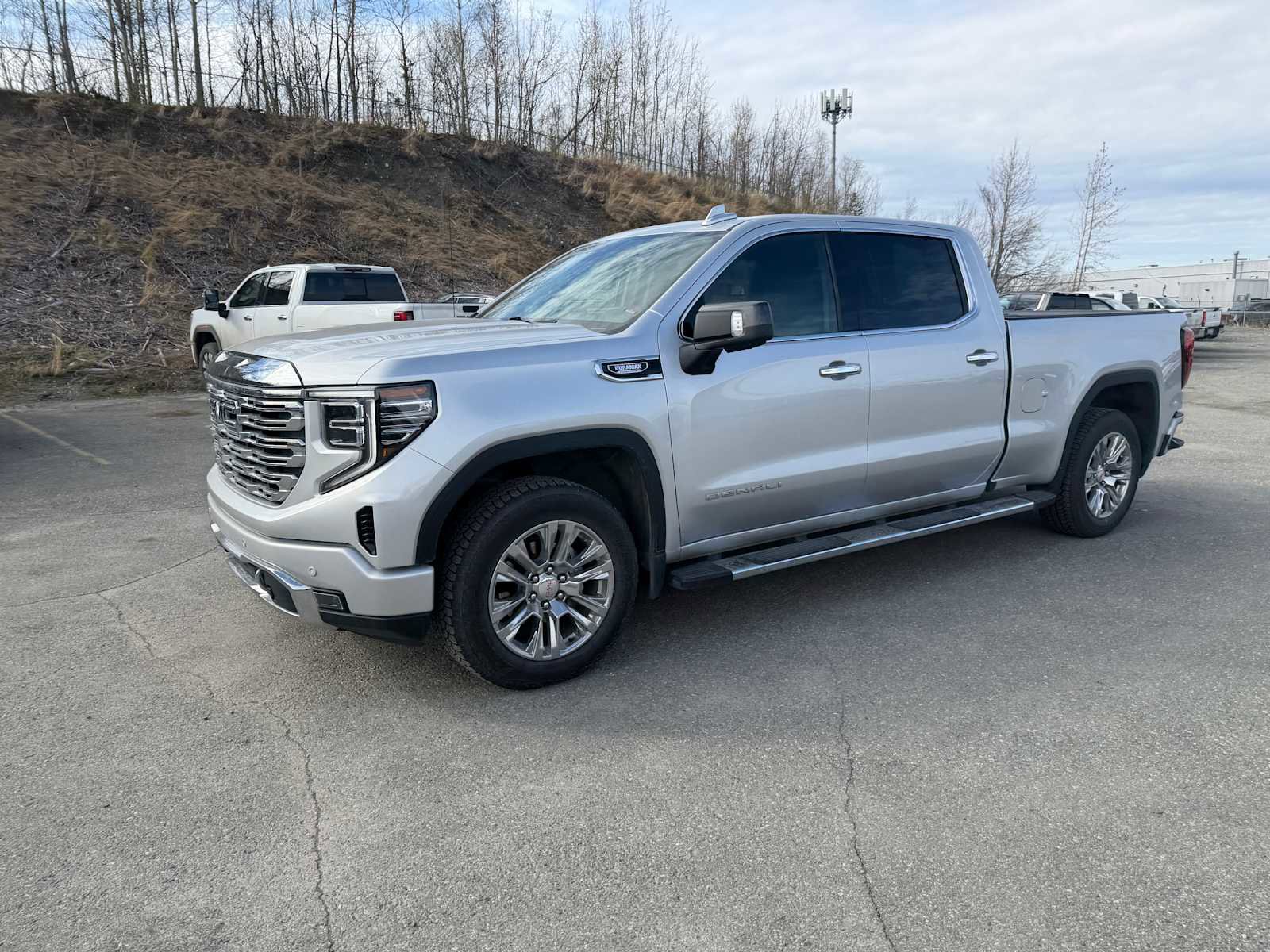 Used 2022 GMC Sierra 1500 Denali w/ Technology Package AWD/4WD image 3