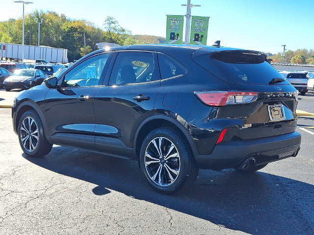 Used 2021 Ford Escape SE w/ SE Sport Appearance Package AWD/4WD image 4