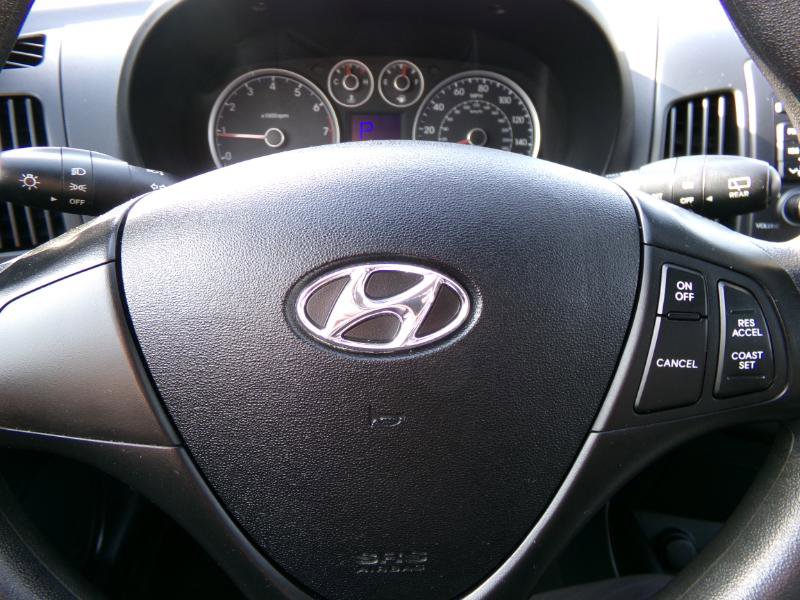 Used 2012 Hyundai Elantra GLS image 11