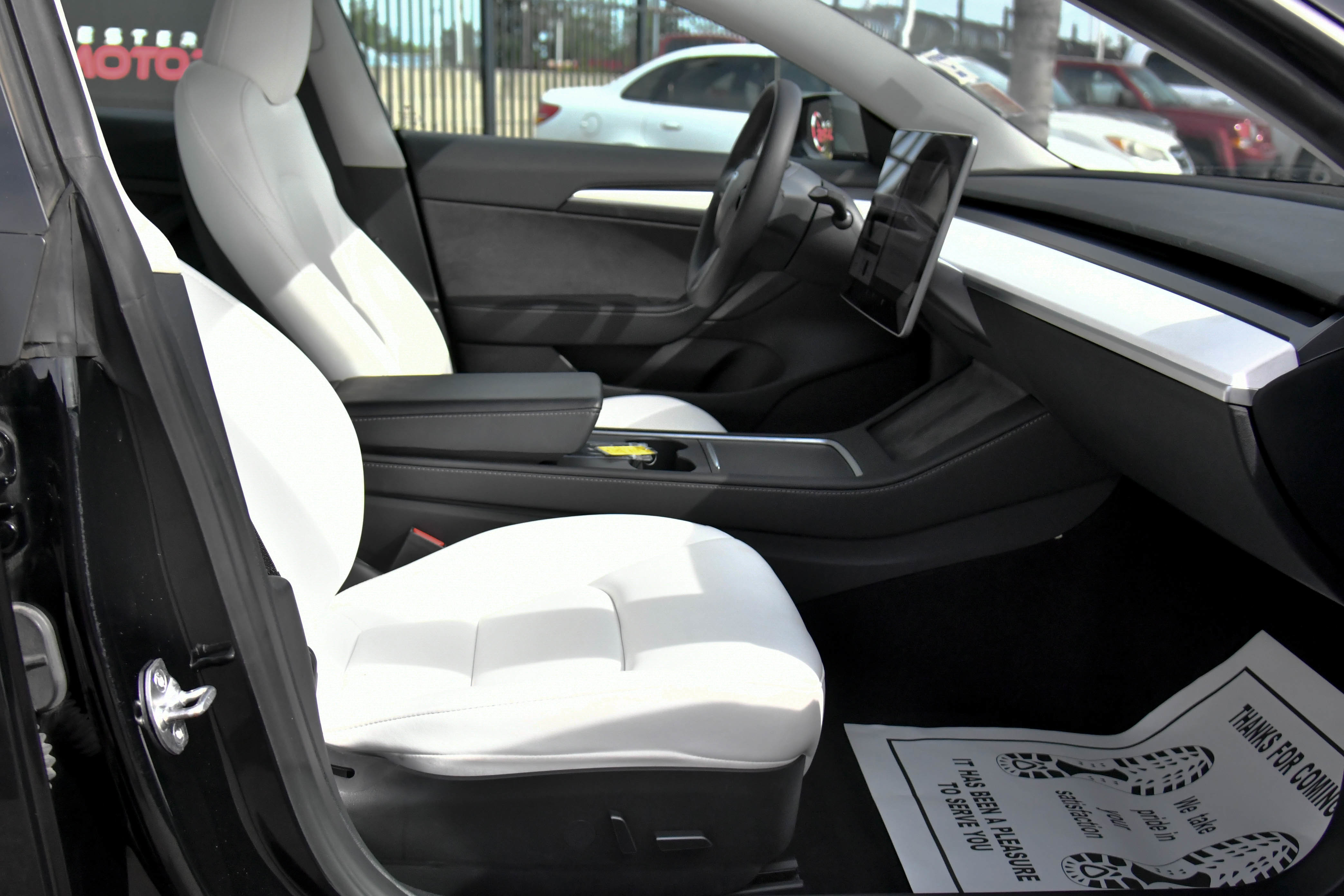 Used 2023 Tesla Model 3 Standard Range image 43