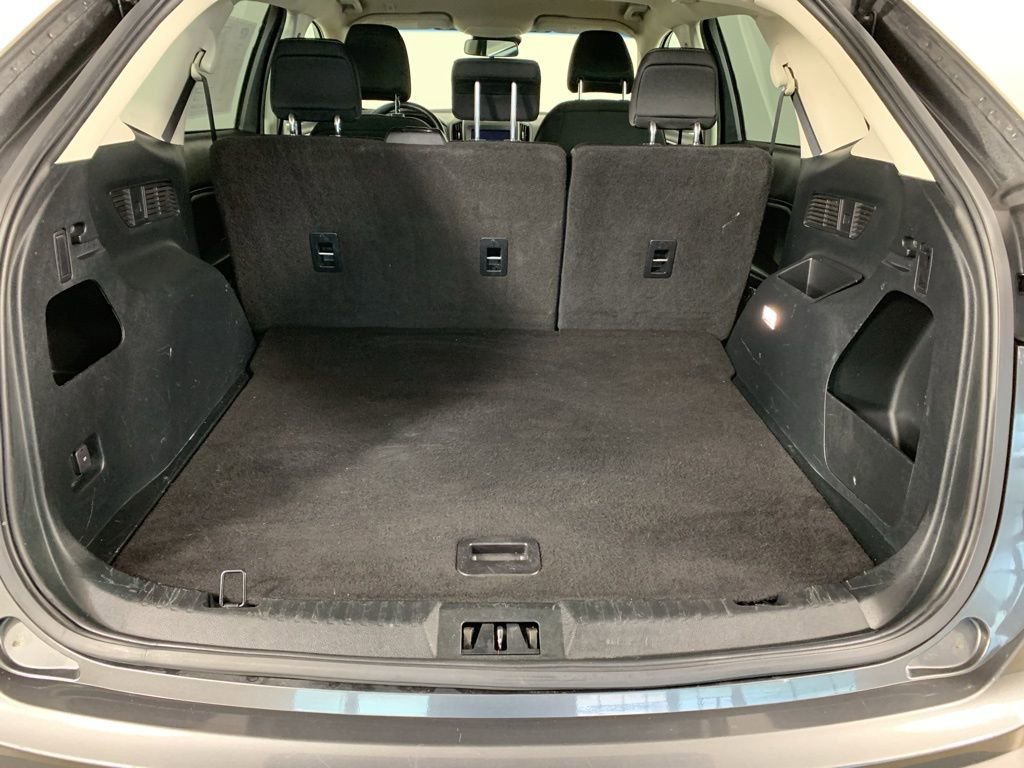 Used 2020 Ford Edge SE image 13