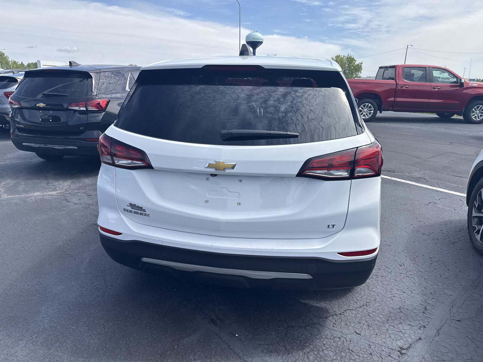 Used 2024 Chevrolet Equinox LT FWD image 3