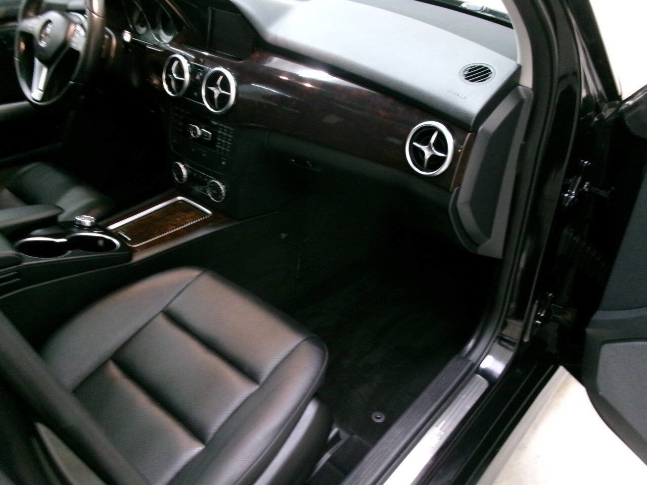 Used 2015 Mercedes-Benz GLK 350 4MATIC image 26