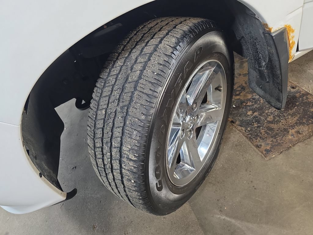 Used 2013 RAM 1500 Express AWD/4WD image 32