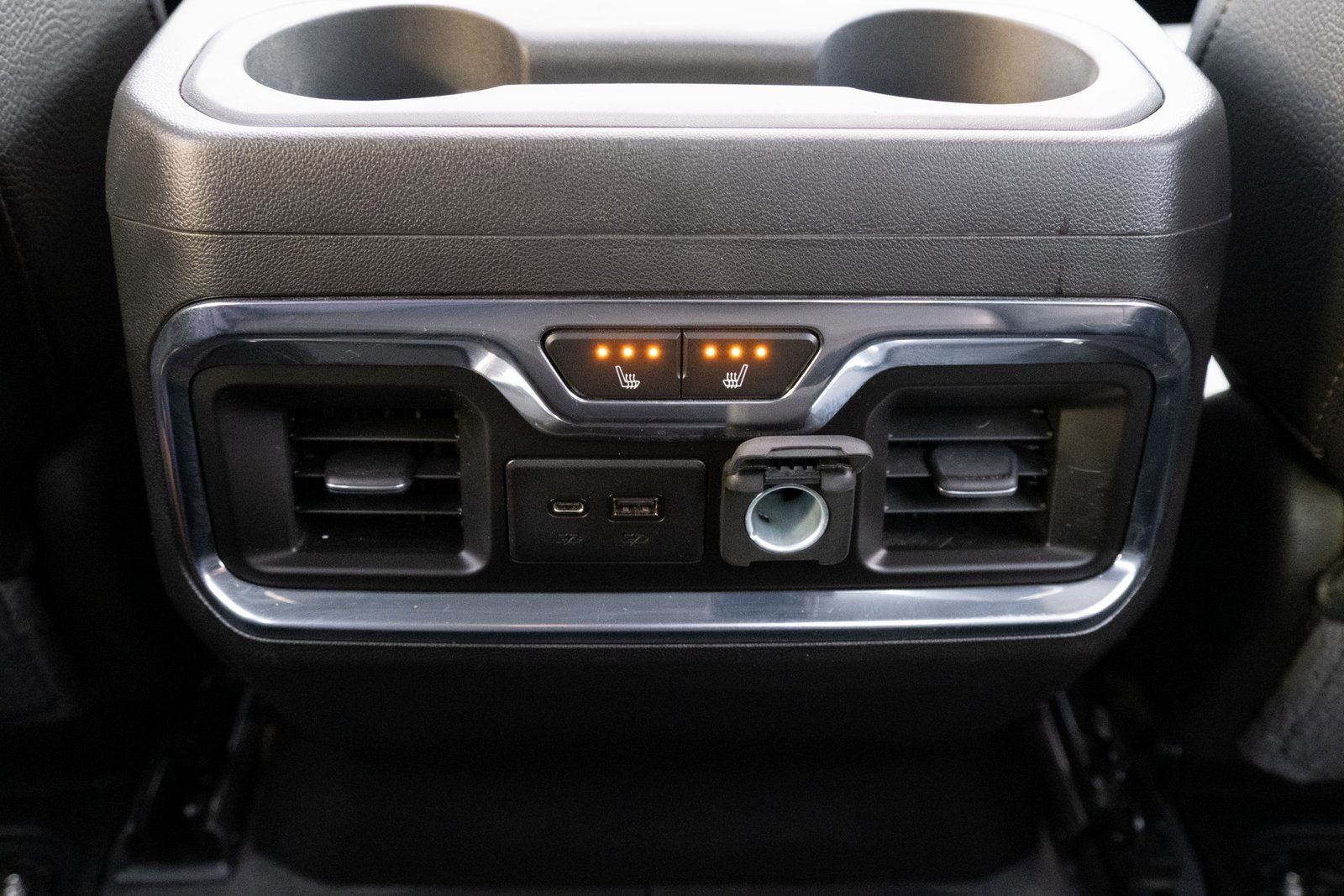 Used 2023 GMC Sierra 3500 Denali image 21