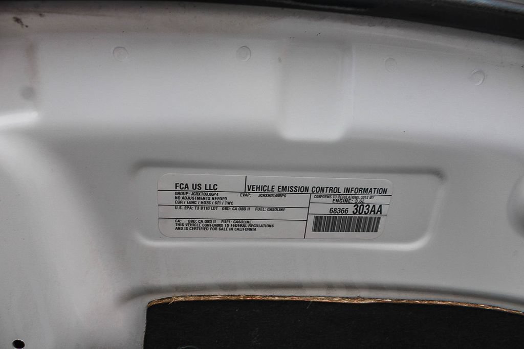 Used 2018 Chrysler Pacifica Touring-L w/ Tire & Wheel Group FWD image 28