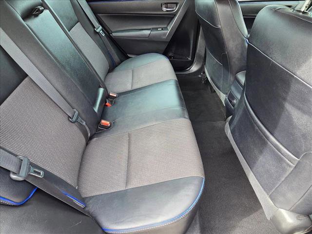 Used 2018 Toyota Corolla SE image 18