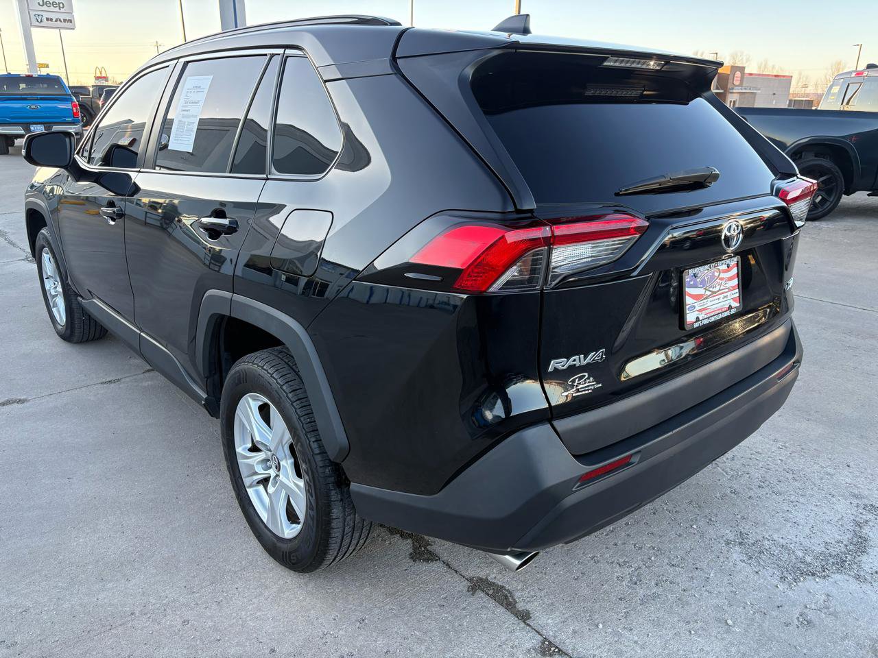 Used 2021 Toyota RAV4 XLE image 5