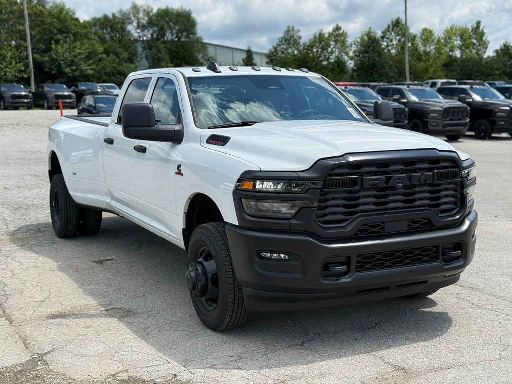 New 2026 RAM 3500 Tradesman AWD/4WD image 4