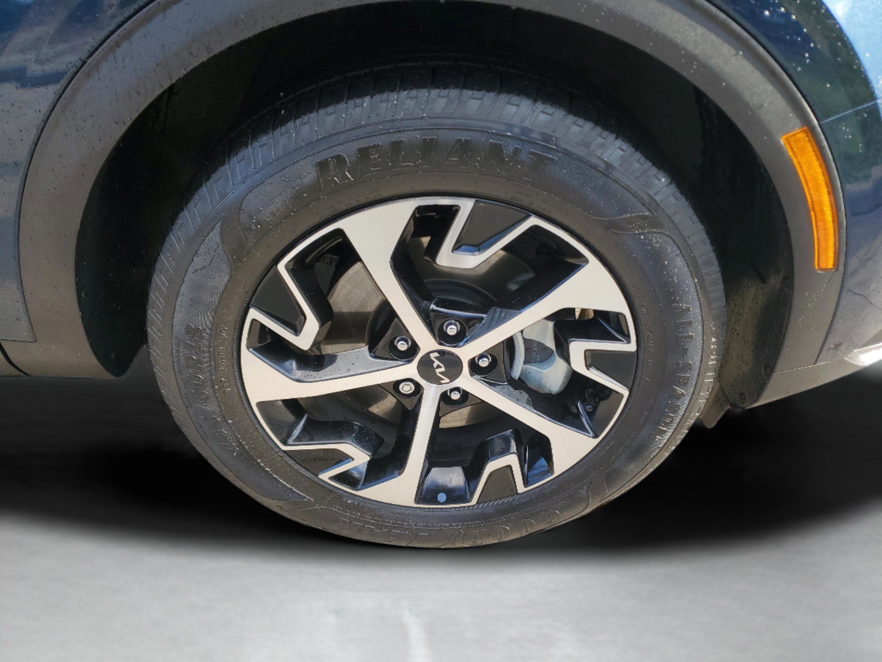 Used 2024 Kia Sportage EX image 31