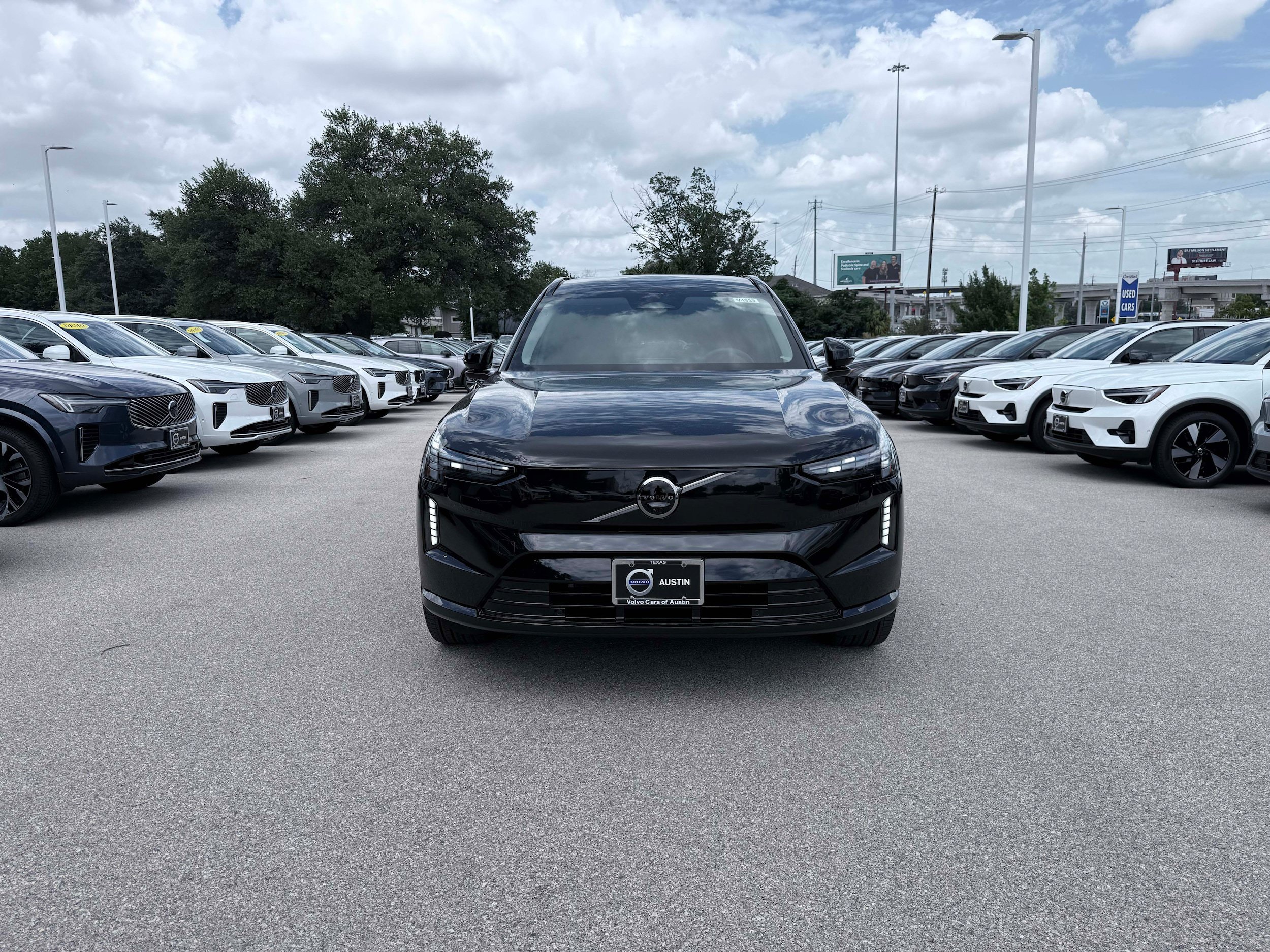 New 2026 Volvo EX90 Plus AWD/4WD image 8