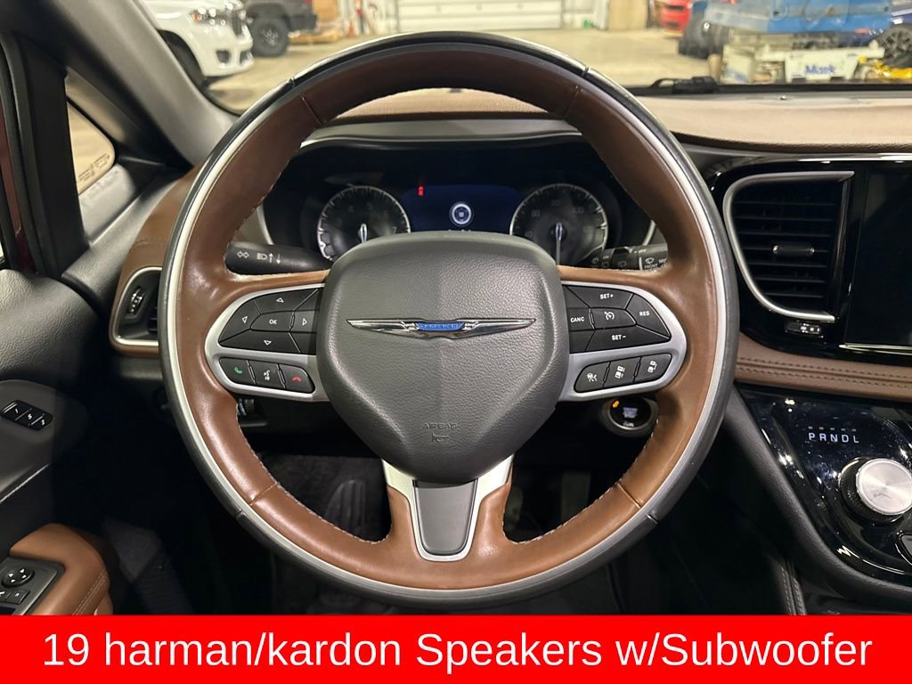 Used 2021 Chrysler Pacifica Limited w/ Uconnect Theater Family Group image 16