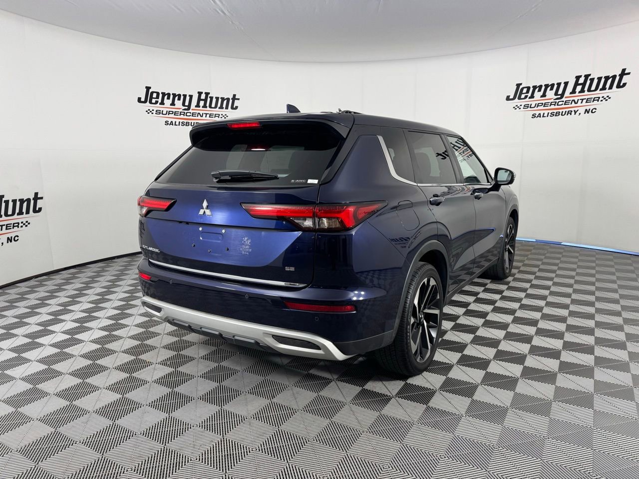 Used 2022 Mitsubishi Outlander SE image 8