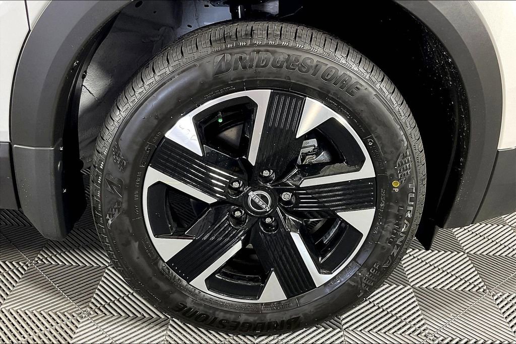 New 2025 Nissan Kicks SV w/ SV Premium Package image 18