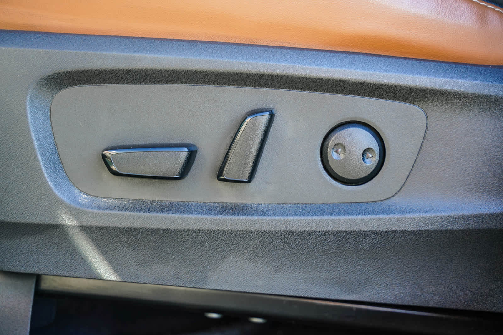 Used 2023 Nissan Pathfinder Platinum image 21