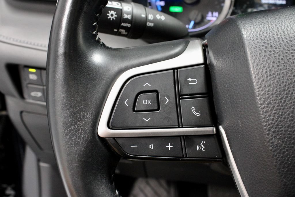 Used 2022 Toyota Highlander LE AWD/4WD image 26