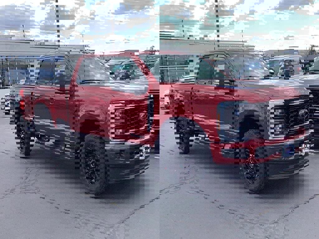 New 2025 Ford F250 XLT w/ Black Appearance Package