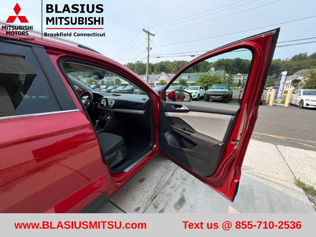 Used 2024 Volkswagen Taos SE w/ Panoramic Sunroof Package AWD/4WD image 45