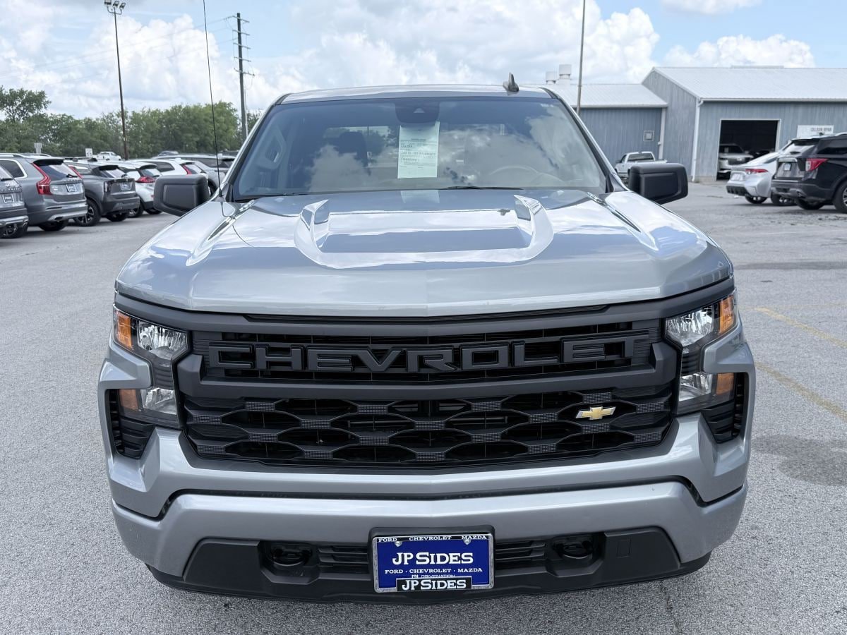 Used 2025 Chevrolet Silverado 1500 Custom RWD image 7